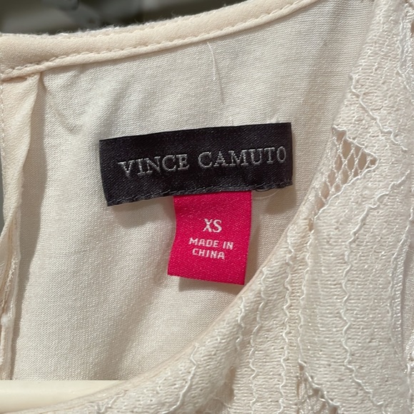 Vince Camuto - HIGH / LOW MODERN LACE TOP - Picture 6 of 6
